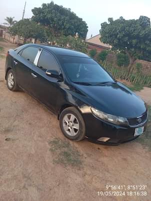 A picture of Kia soreto 2010 model gear 100 engine in good condition