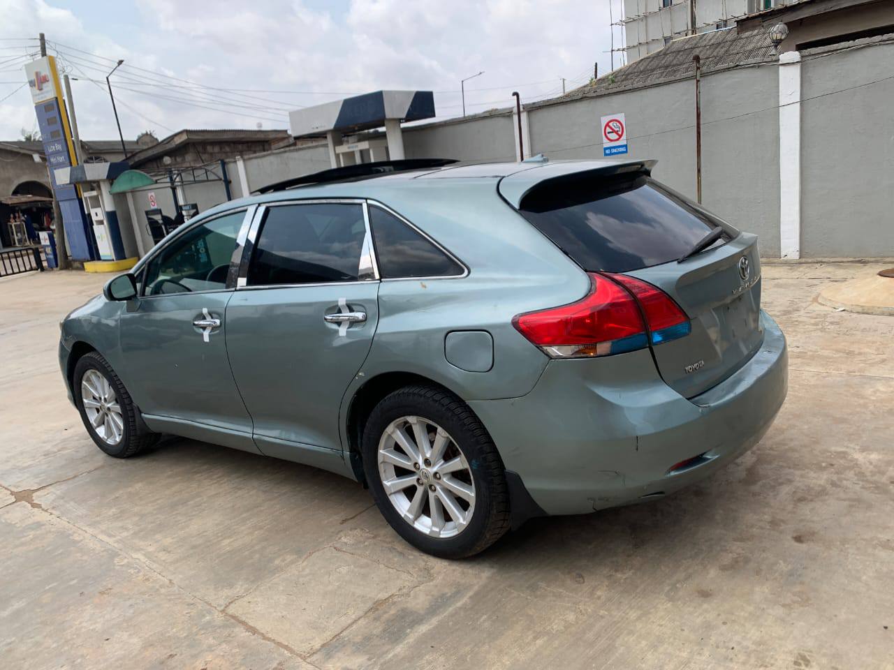 A picture of AWOOF AND DISTRESS SALE NIGERIA USED TOYOTA VENZA 2010 MODEL