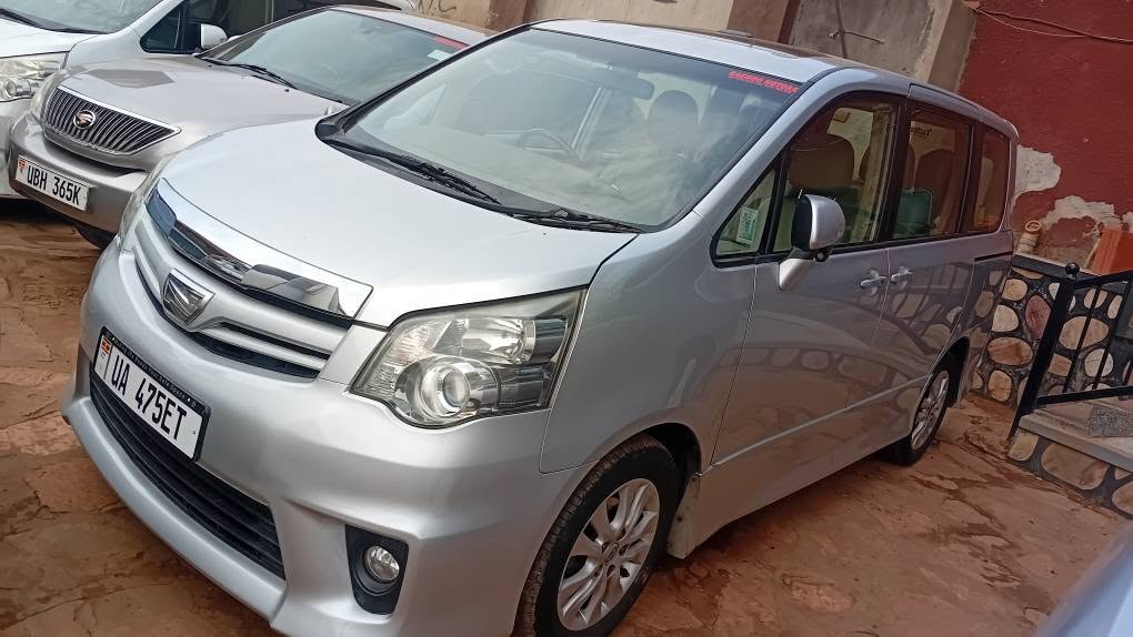 used toyota noah