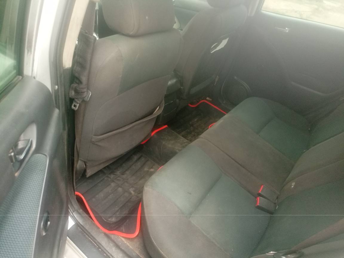 A picture of 06 Toyota Matrix 08130805979