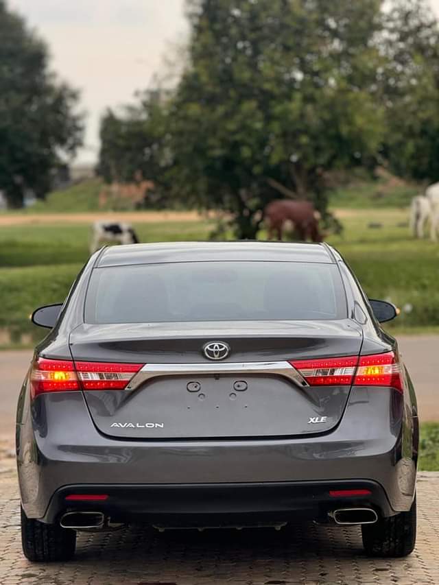 A picture of Toyota Avalon XLE 2014 Model