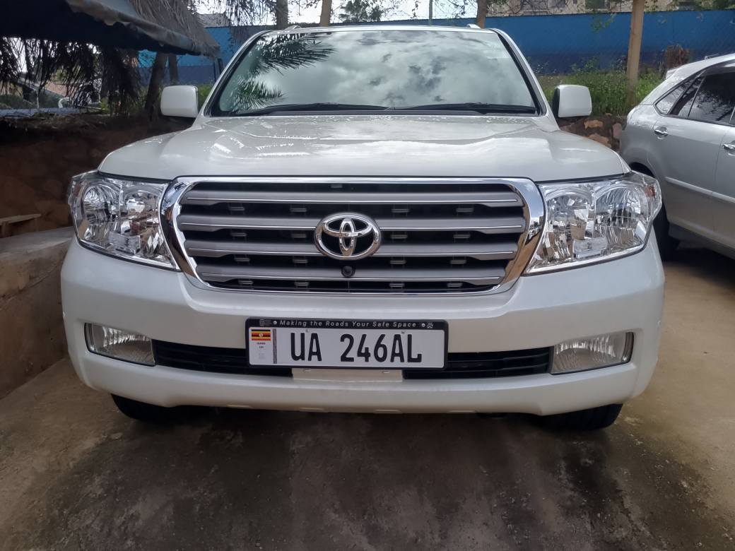 A picture of WE BUY and SELL CARS W e do barter 0704482571
