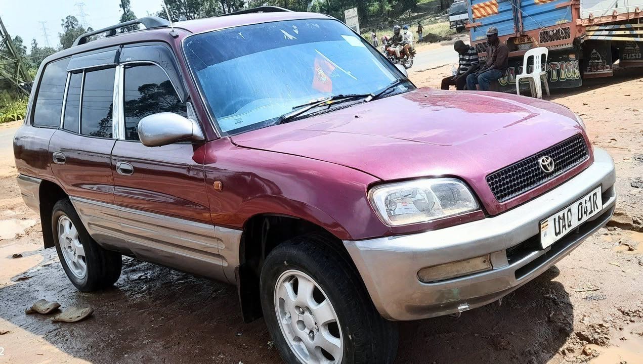 A picture of Perfect toyota rav4 on Quick sale Price 10 7m call