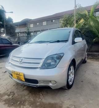 A picture of TOYOTA IST 0714058883