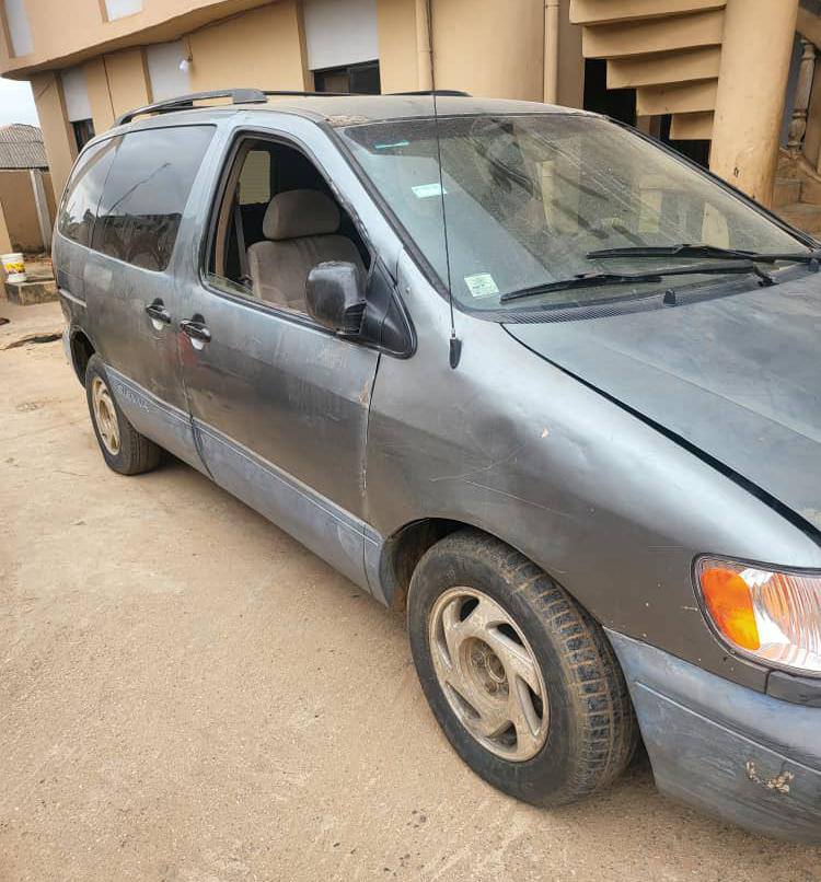 A picture of Toyota Sienna