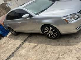 A picture of Neatly used Toyota Avalon