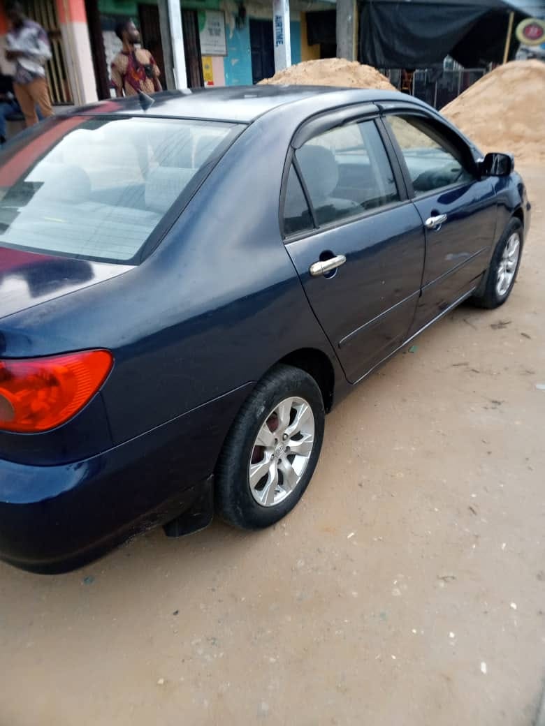 A picture of Toyota Corolla 03