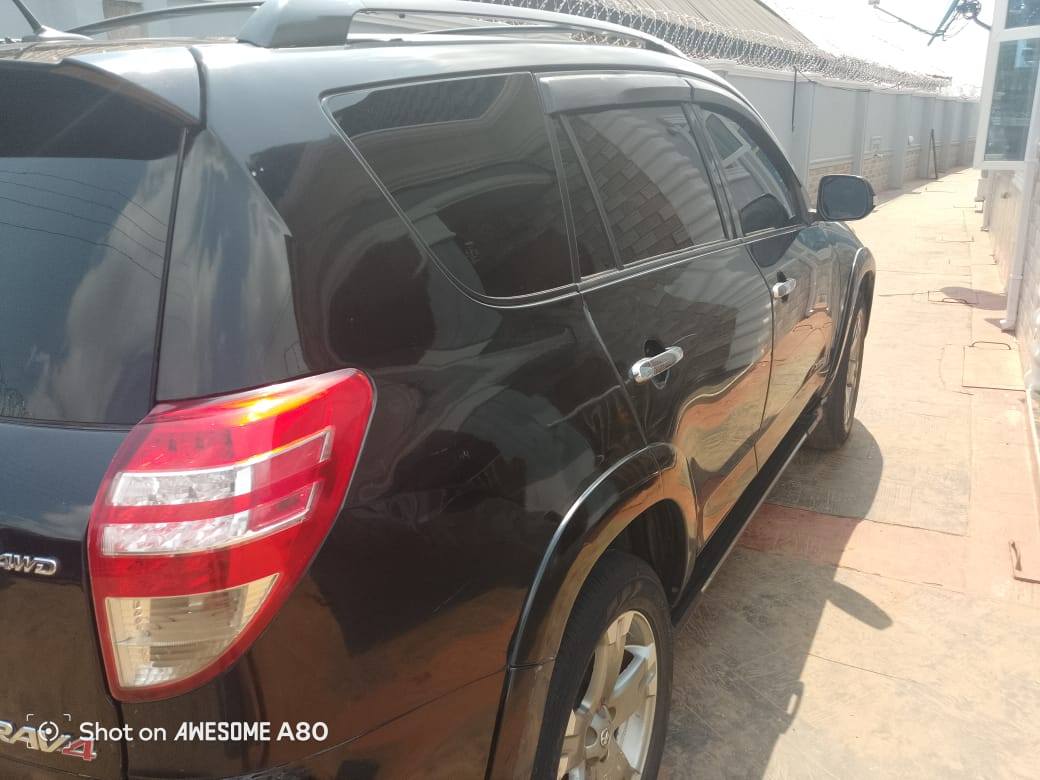 A picture of Destress Toyota Rav4 2010 first body engine perfect gear delay