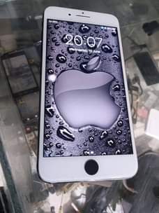 A picture of It s clean iPhone 7plus on sale