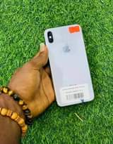 A picture of iPhone XS Max 256GB