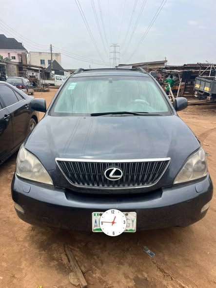 A picture of Quick sales Lexus rx330 engine nd gear with ac 5