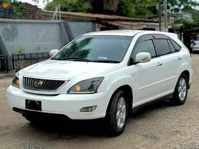 A picture of TOYOTA HARRIER 240G CALL 0684900691