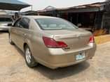 A picture of Toyota avalon