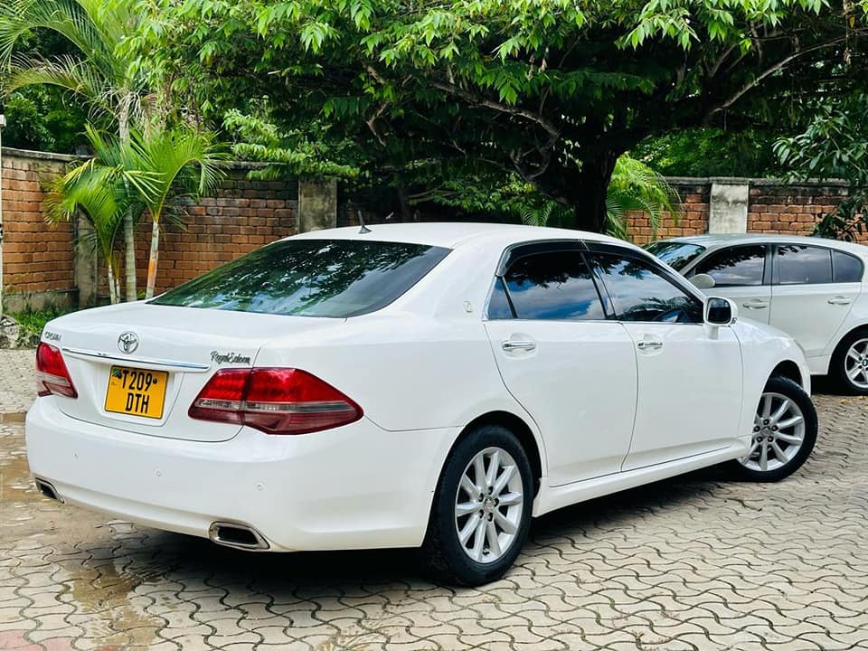 toyota crown
