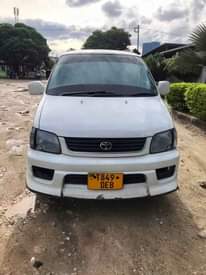 A picture of Toyota noah sr40