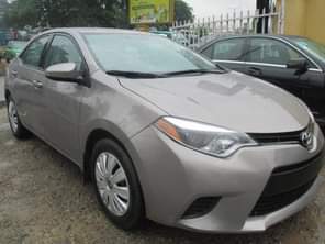 A picture of TOKUNBO Toyota corolla 2013 for sale Fabric interior Alloy wheels