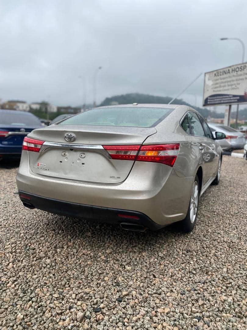A picture of 2016 Toyota Avalon 2016