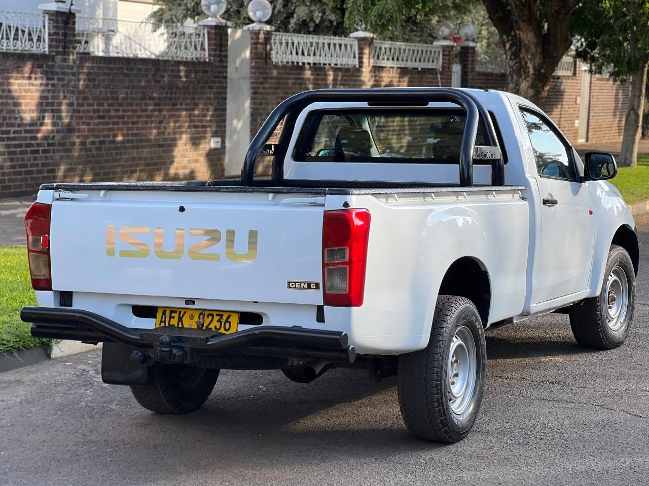 classifieds/cars isuzu