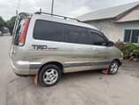 A picture of TOYOTA NOAH