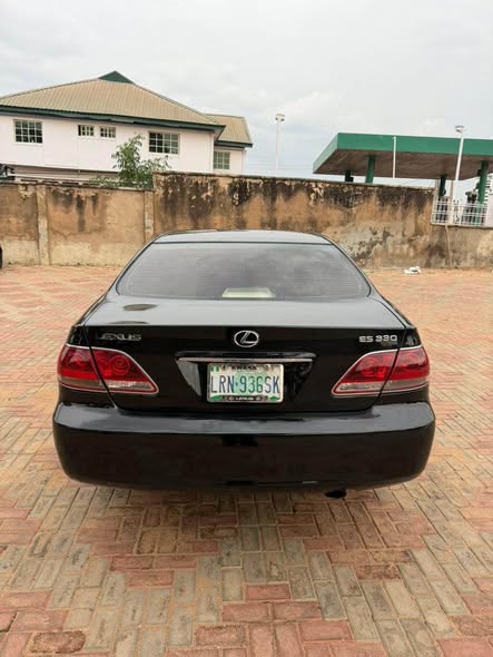 A picture of Lexus ES 330 06 direct Toks standard Am the owner