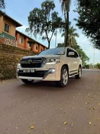 A picture of V8 2008 2018KIT 185M