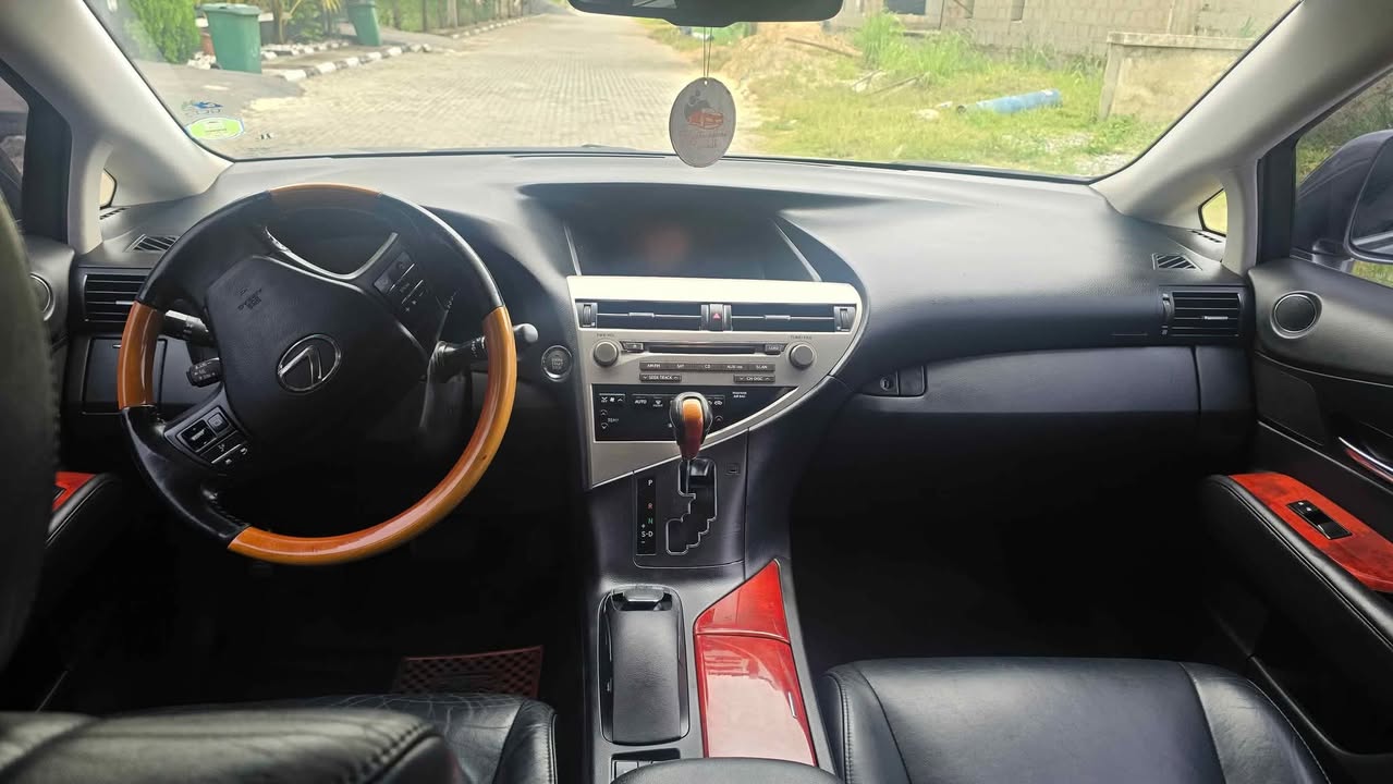 A picture of Lexus Rx350 2012 full option