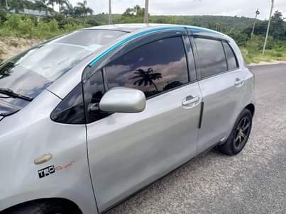A picture of toyota vitz