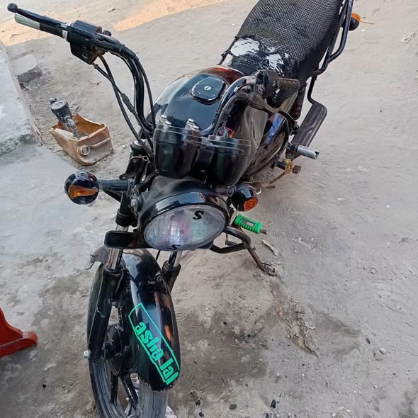 A picture of Nauz boxer cc 125 bei 680k nipo dar es salaam