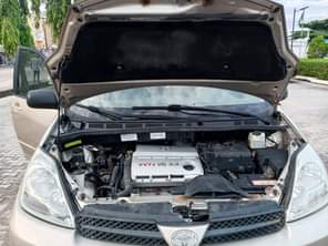 A picture of KING OF DISTRESS 2006 model Toyota Sienna LE Direct tokumbo