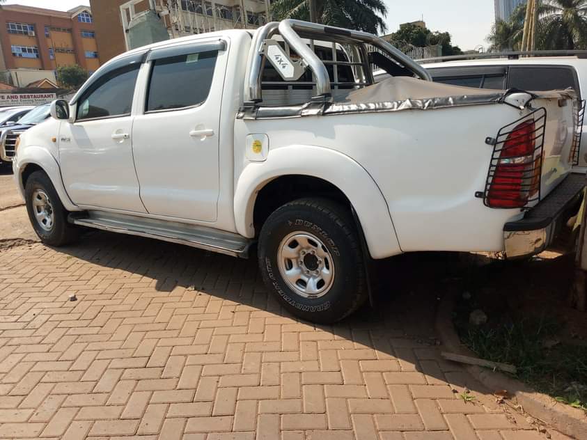 A picture of TOYOTA HILUX