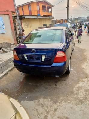 A picture of Toyota Corolla bank type 2006 model baked once Engine and