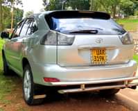 A picture of TOYOTA HARRIER MODEL 2004 CC 3 5 IN EXCELLENT CONDITION