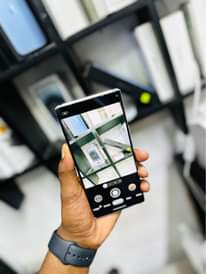 A picture of Pixel 6pro 128 6GB CLEAN SANA 700 000Tzs tu nipo