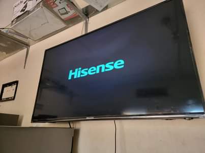A picture of 40 inches tv hisense