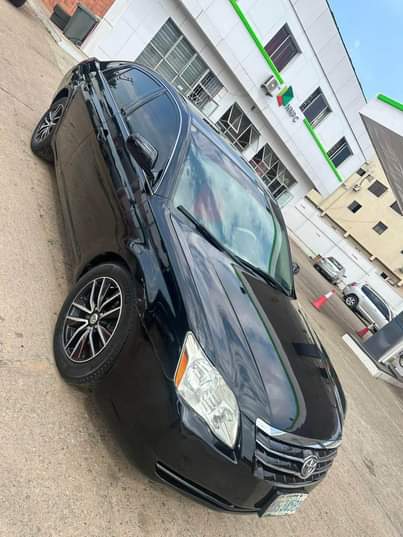 A picture of Toyota Avalon 2007