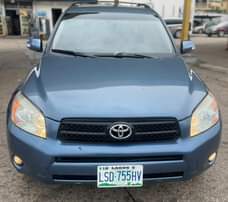 A picture of This is ultra clean pre owned Toyota Rav4 07 08