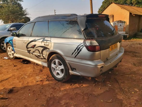 A picture of 3 5m subaru legacy