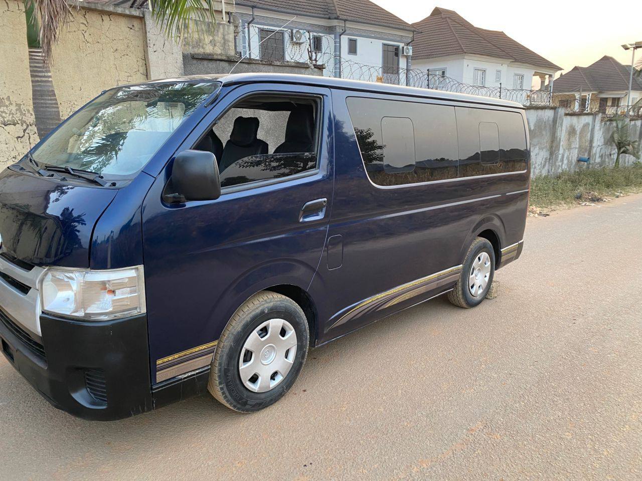 A picture of Toyota Haice Huma 1 2015