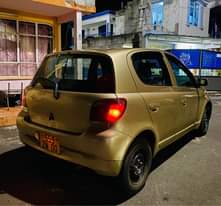 A picture of Toyota vitz 00 AUTO Call 57076144