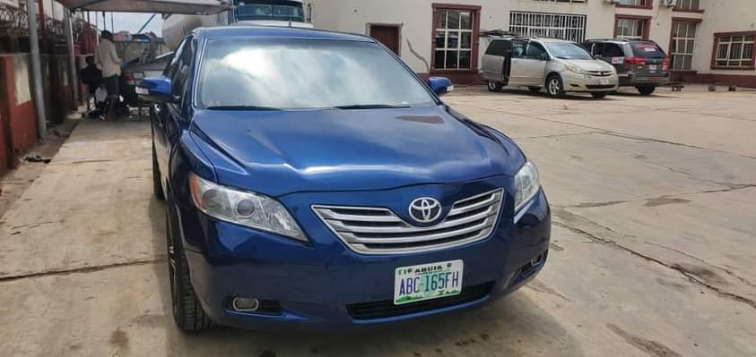 A picture of Toyota camry 08