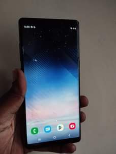 A picture of Samsung note 8