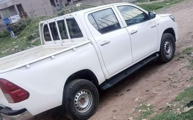 used toyota hilux