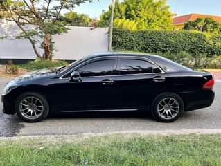A picture of FOR SALE TOYOTA CROWN NEW MODEL