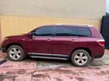 A picture of 6 months used toyota highlander 2012 model Everything is as