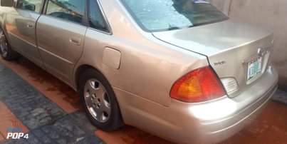A picture of 2004 Toyota Avalon buy and drive