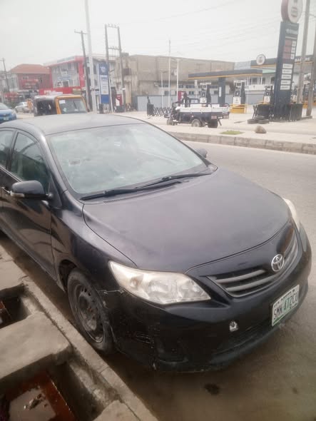 A picture of Toyota Corolla 2012 manual