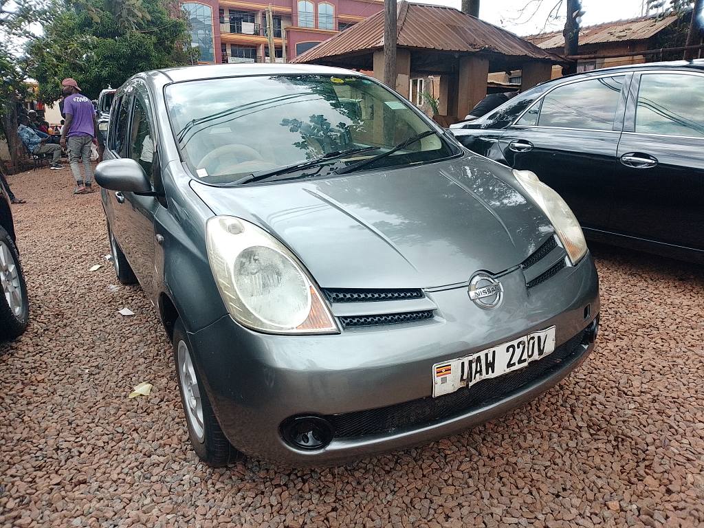 A picture of Nissan note 11millions CALL 0759 65 47 86