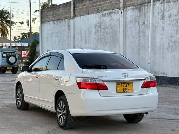 A picture of Premio New Year 2009 Colour white Cc 1490 Mileage 76