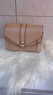 A picture of Handbag