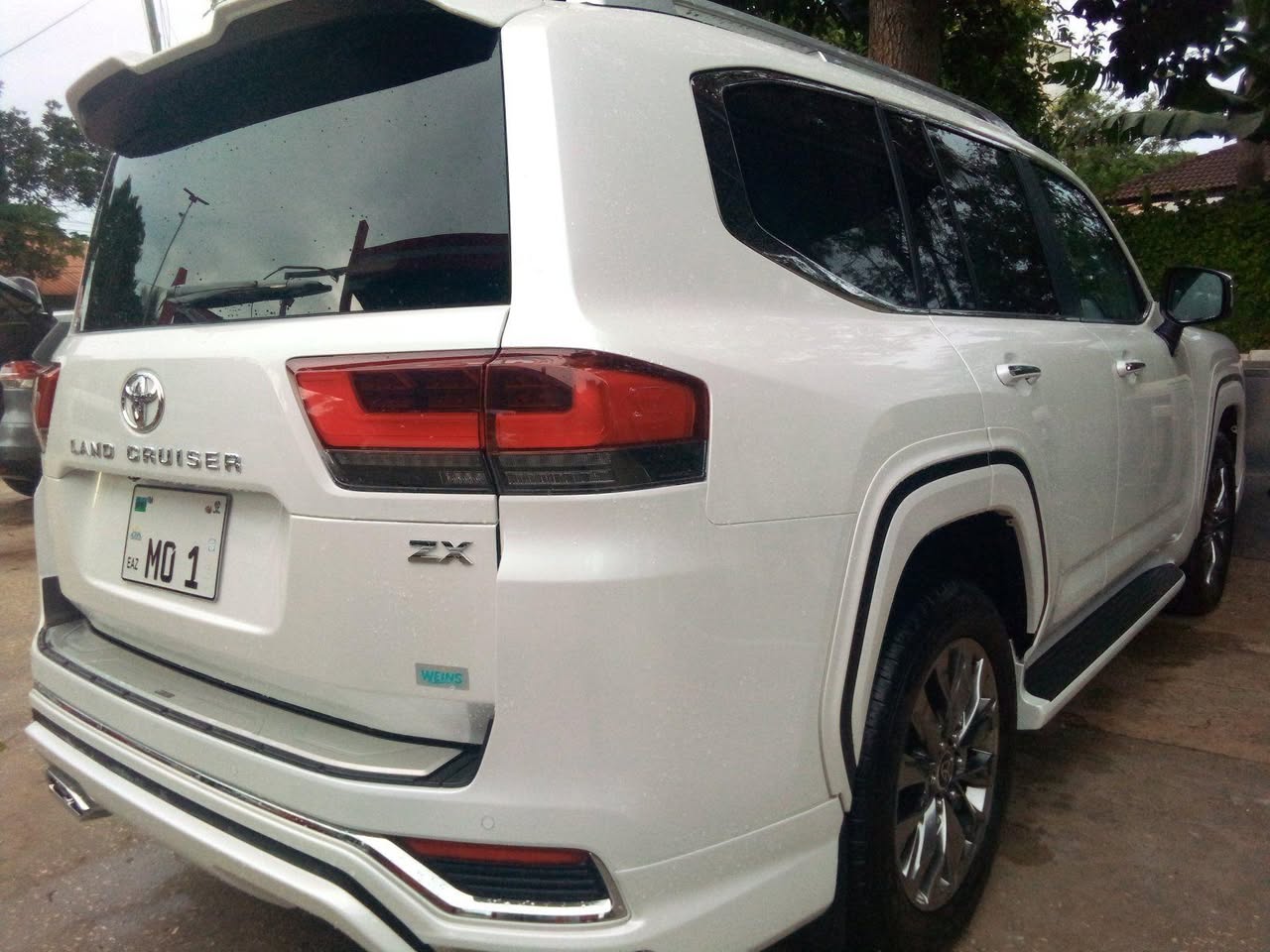 A picture of Land cruiser zx